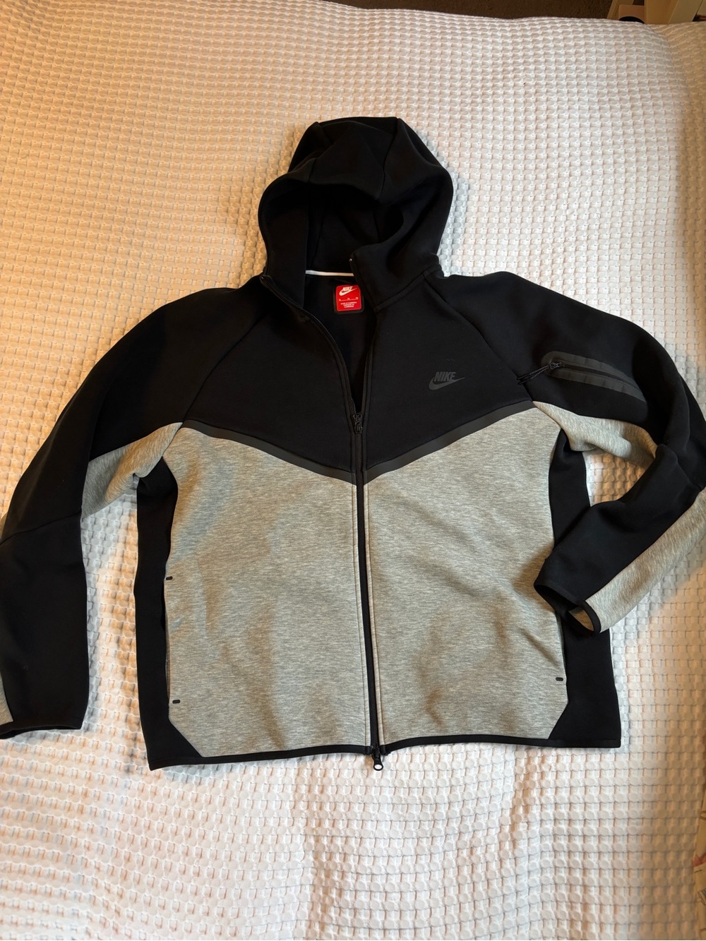 Nike Men’s Black & Gray Performance Full-Zip Hoodie
